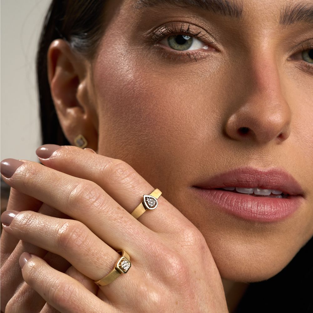 Anel Abrigo em Ouro Amarelo com Diamantes