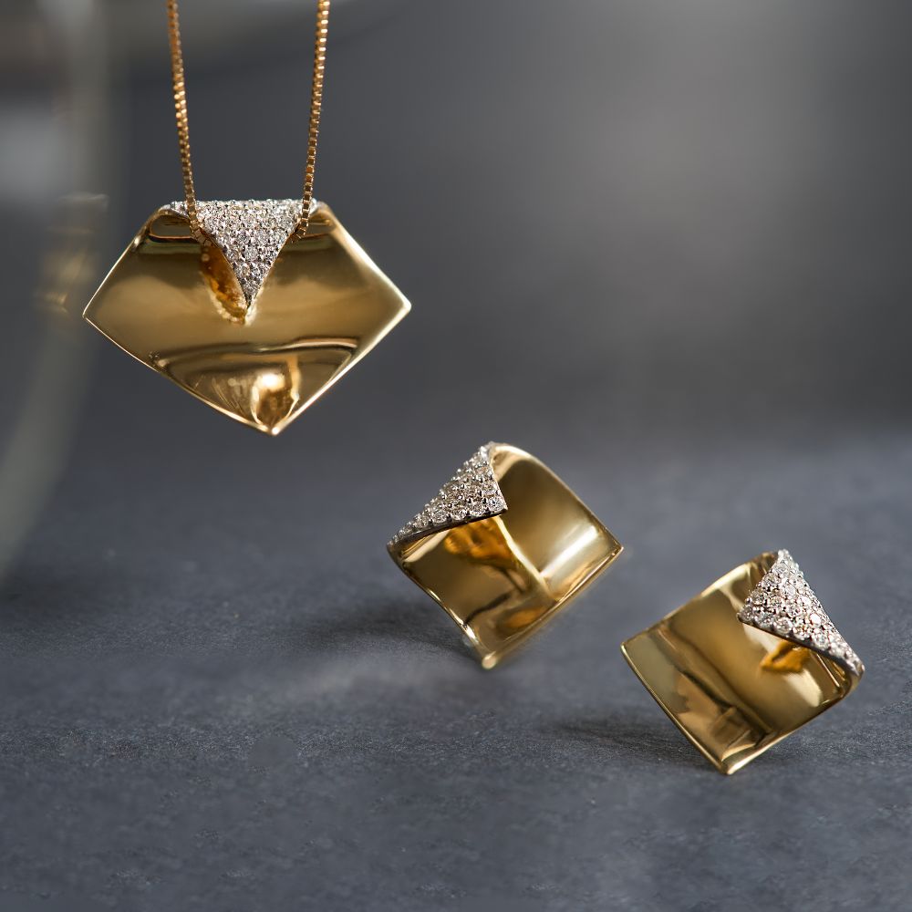 Pingente Alento em Ouro Amarelo com Diamantes