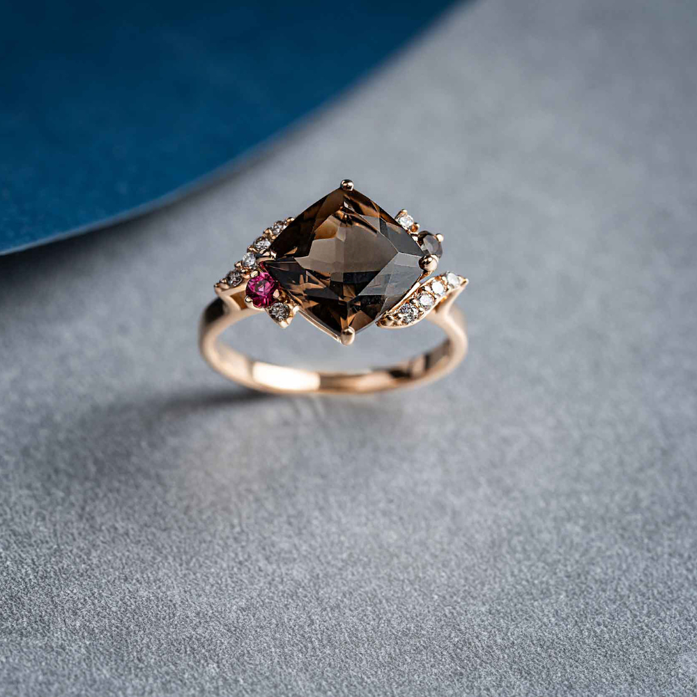Anel Antique em Ouro Rosé, Quartzo Fumê, Turmalina Rosa e Diamante