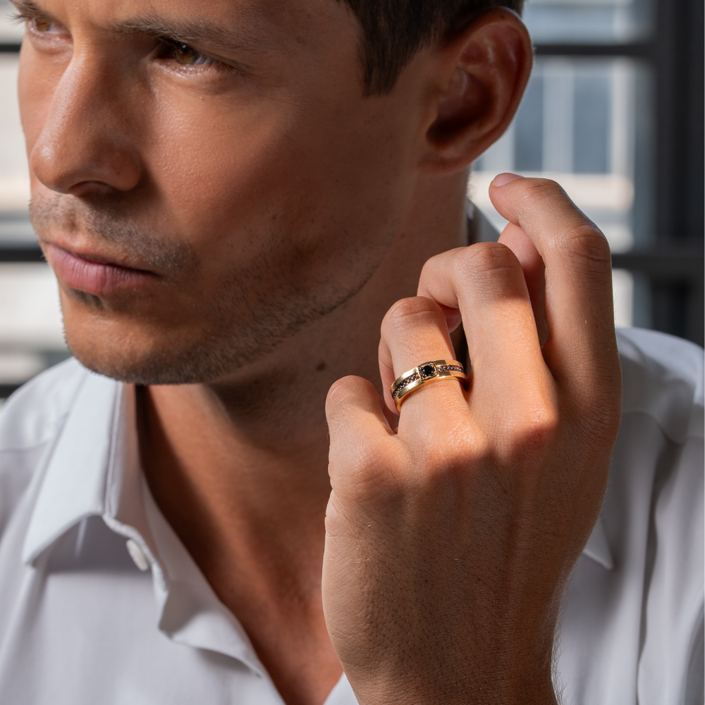 Anel Noxx em Ouro Amarelo e Espinélio