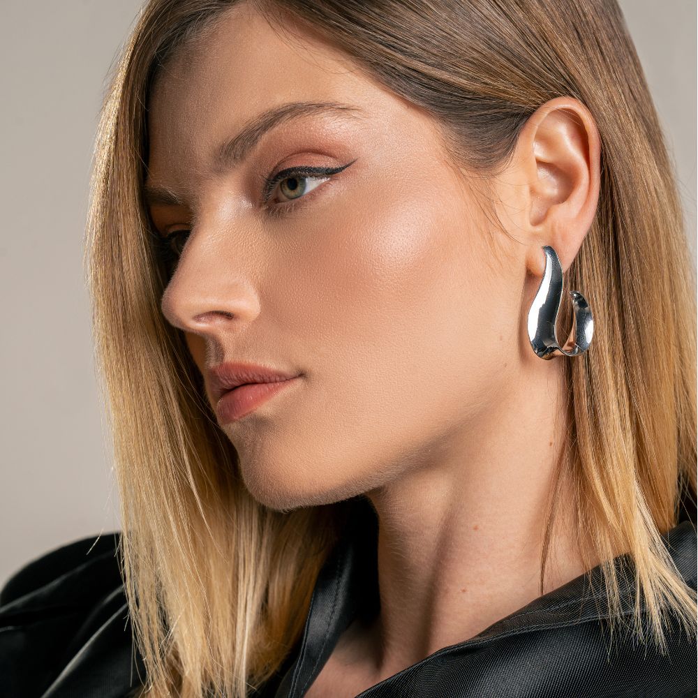 Brinco Curves em Prata