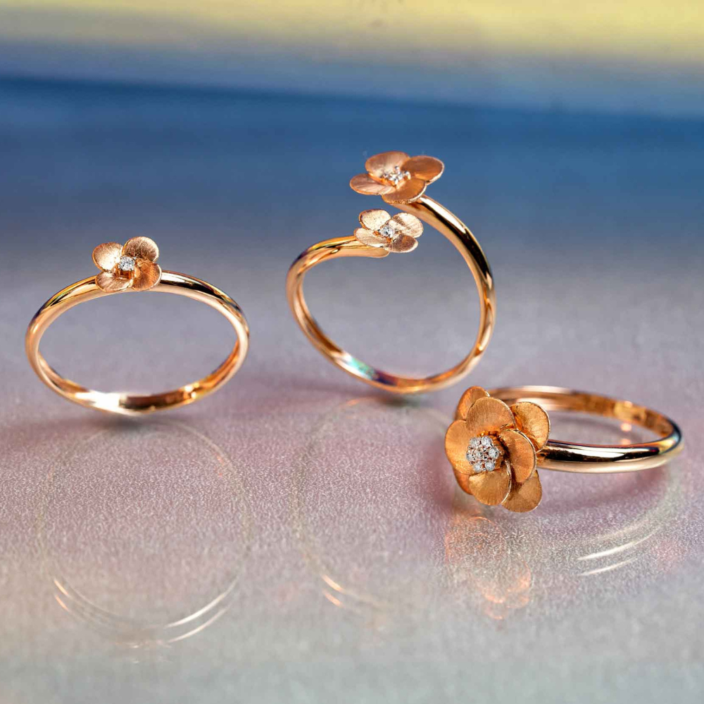 Anel Blossom em Ouro Rosé com Diamante