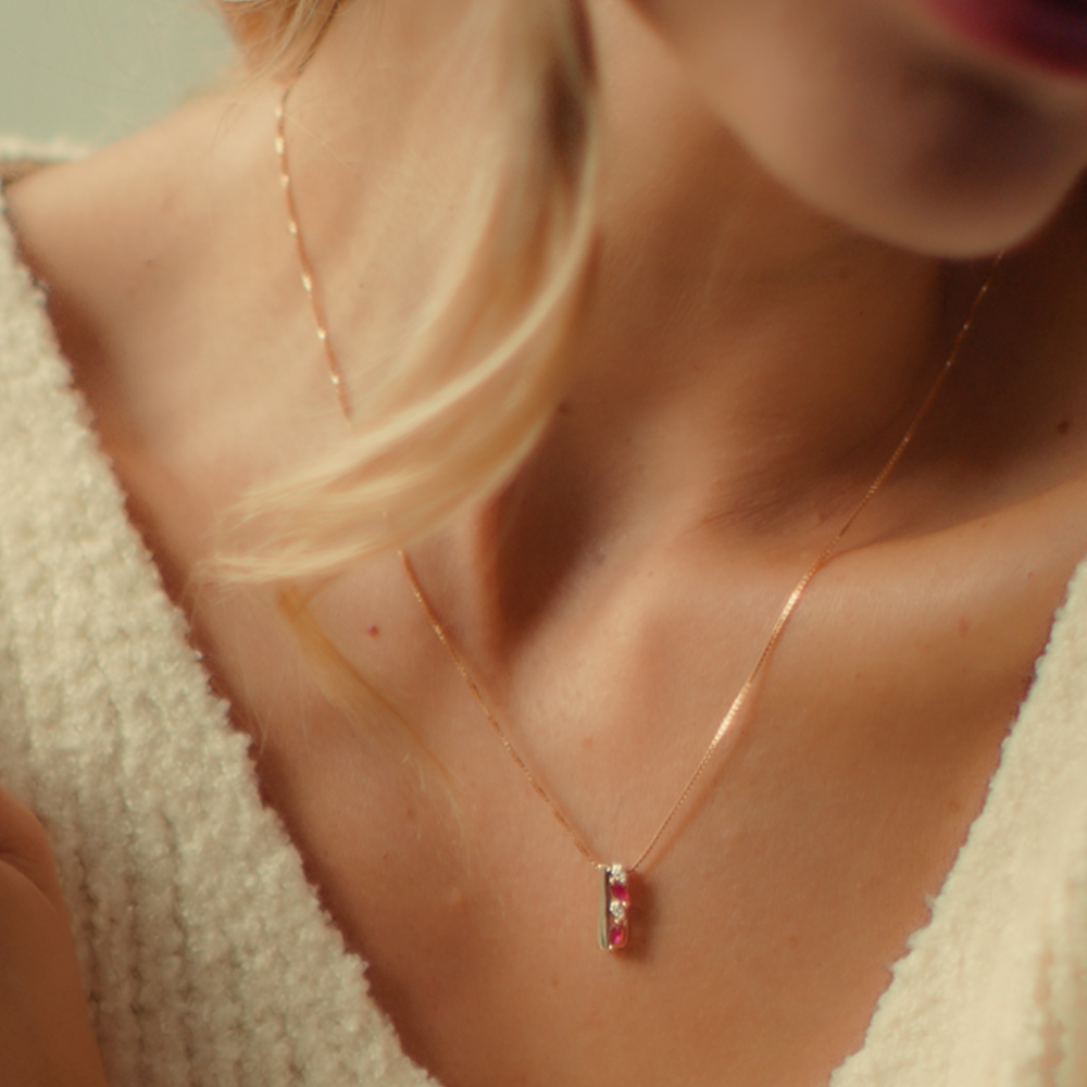 Pingente Dengo em Ouro Rosé com Rubis e Diamantes