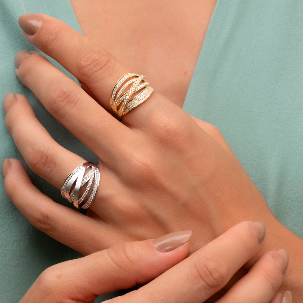 Anel Horizonte em Ouro Branco com Diamantes