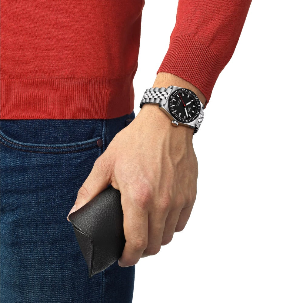 Relógio Tissot PR516 T149.407.11.051.00 no pulso