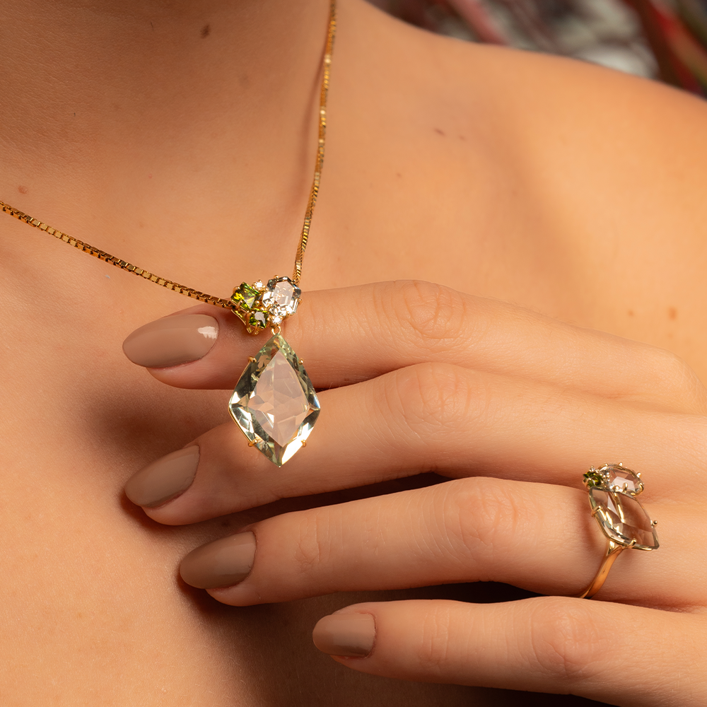 Pingente Tropical em Ouro Amarelo com Prasiolita, Turmalina Verde e Diamantes